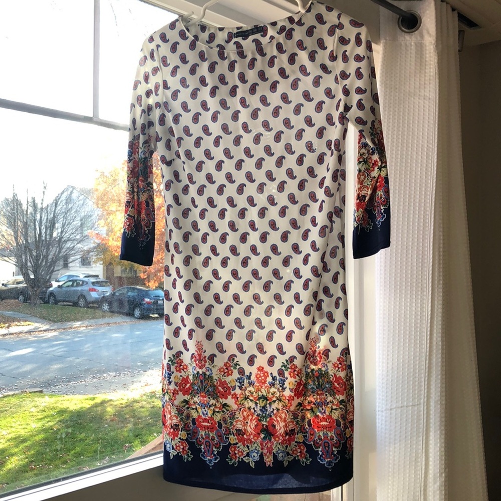 Atmosphere dress, sleeves three quarter length.